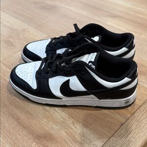 Nike Classic Black and White Low-Tops